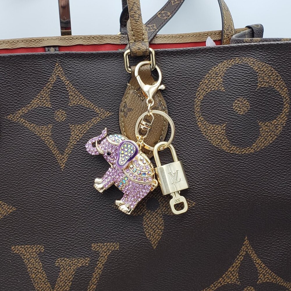 Authentic Louis Vuitton Gold Lock & Key ✨ Unbranded Elephant Bag Charm Keychain - Picture 9 of 9